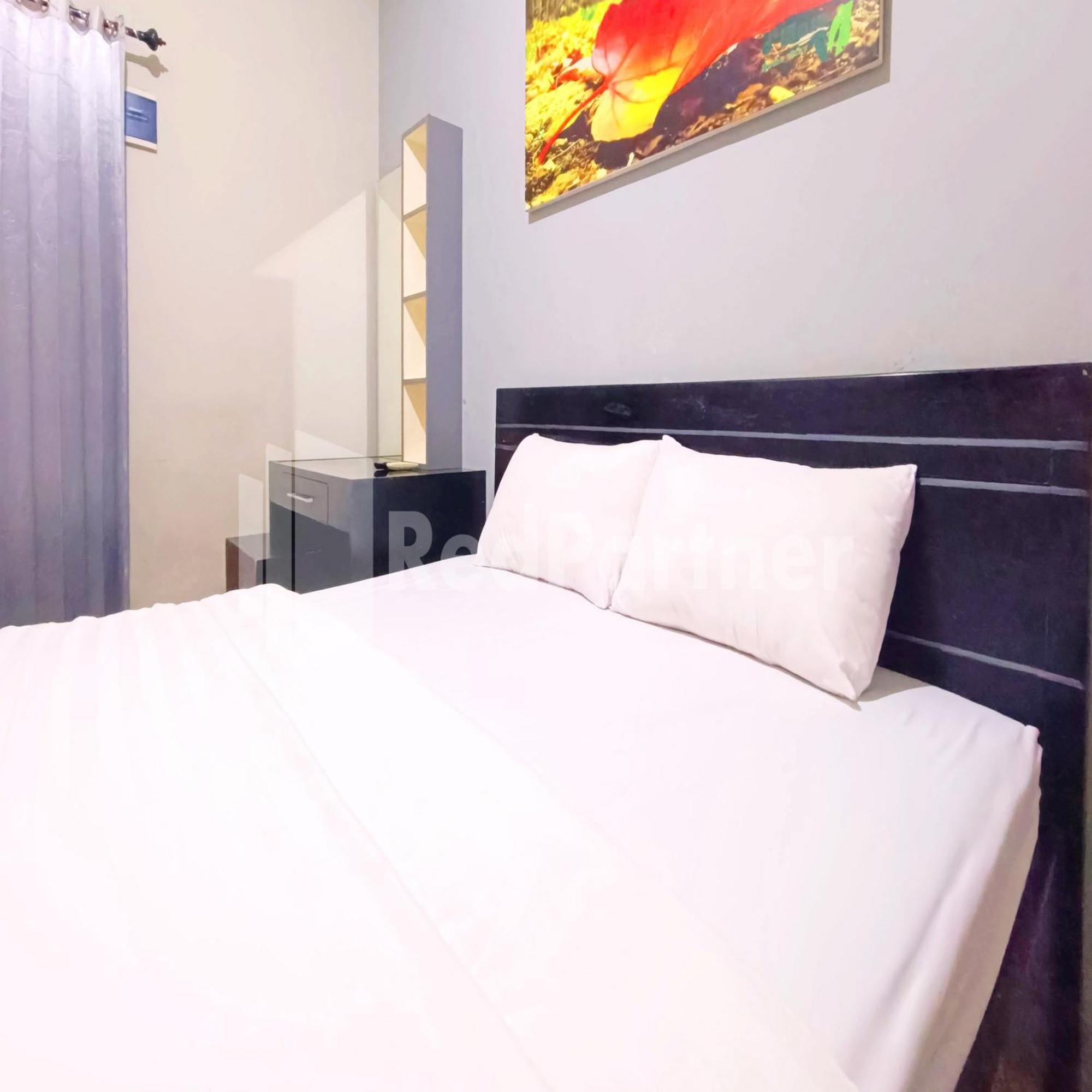 D'Waru Homestay Syariah Near Jl Slamet Riyadi Mitra Reddoorz Surakarta  Exterior photo