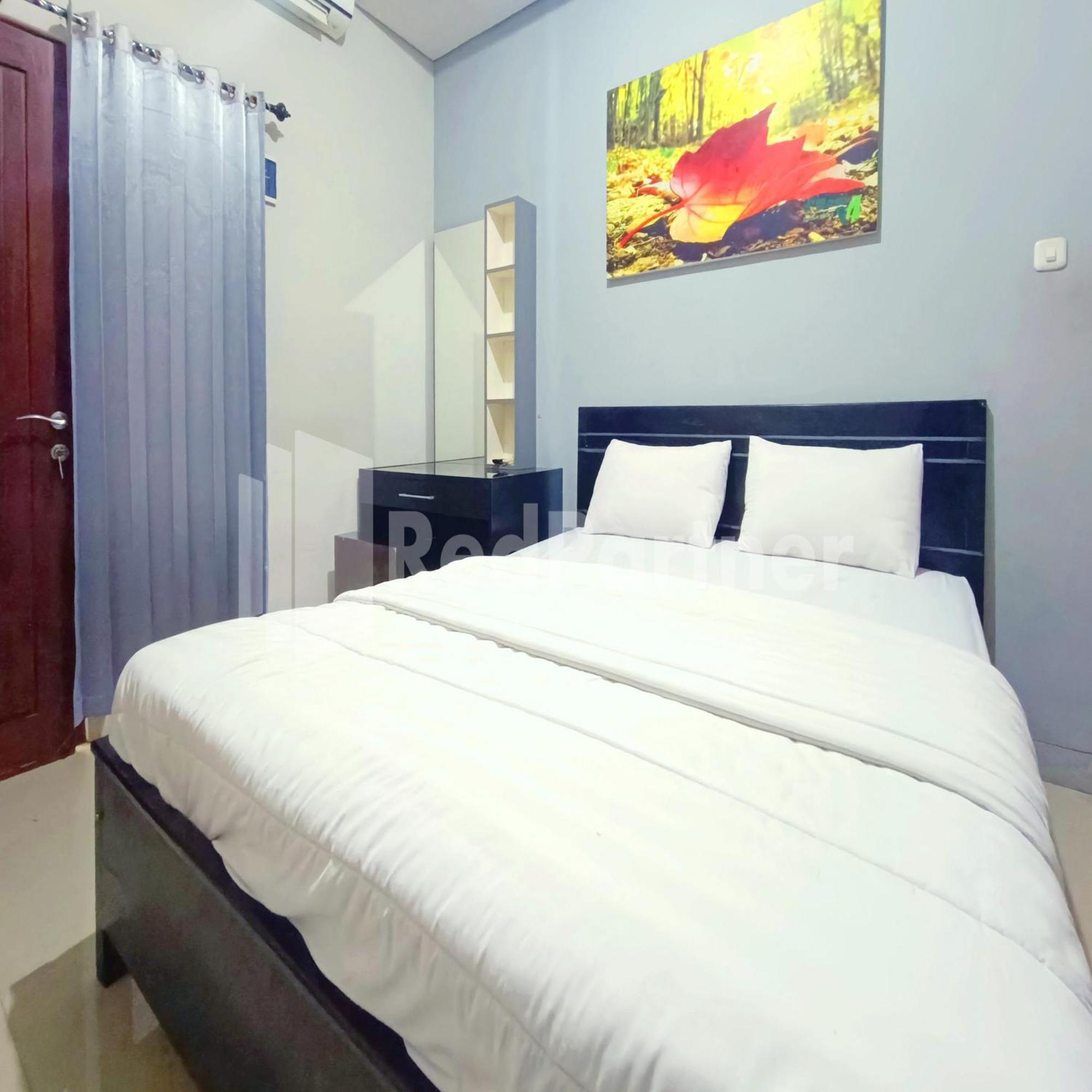 D'Waru Homestay Syariah Near Jl Slamet Riyadi Mitra Reddoorz Surakarta  Exterior photo