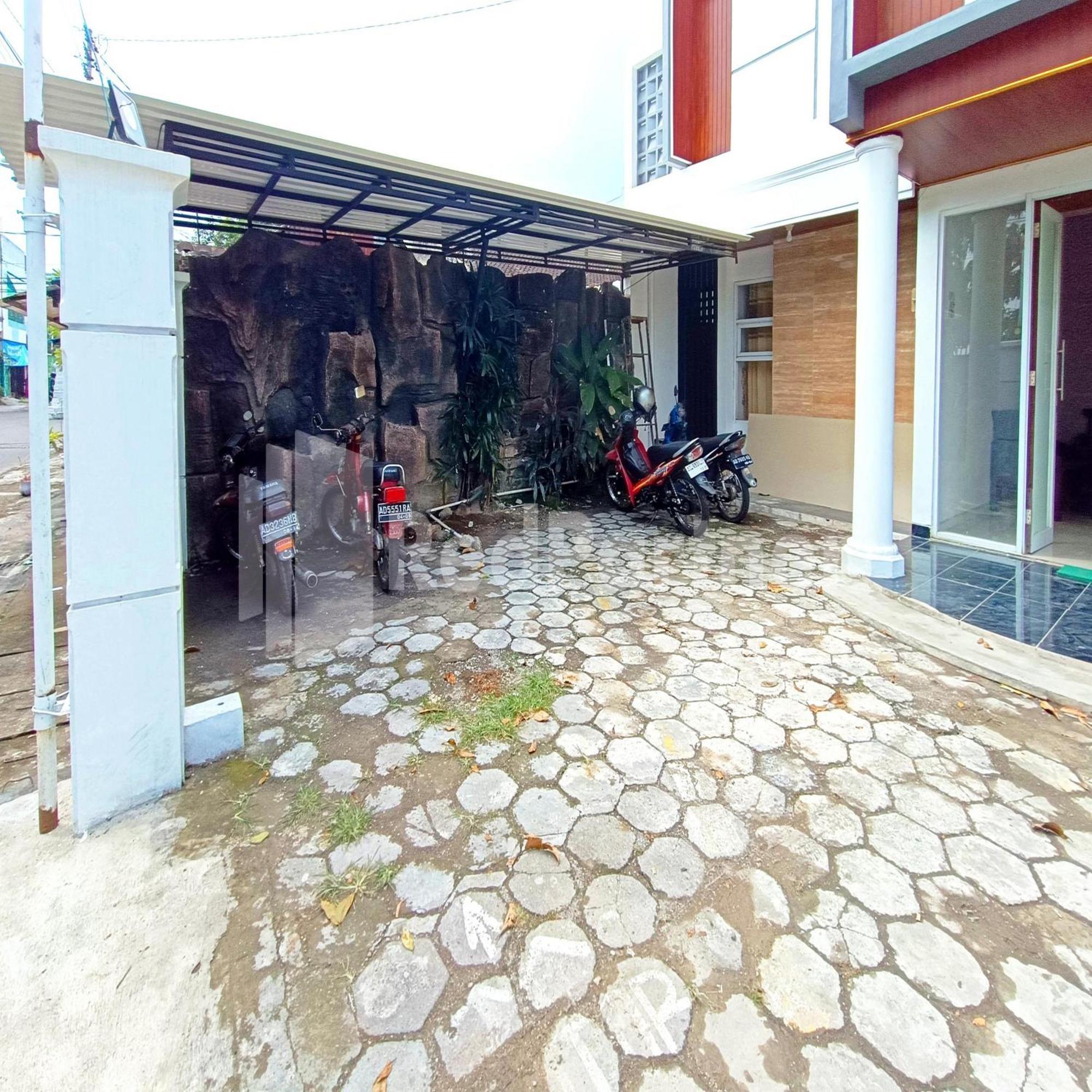 D'Waru Homestay Syariah Near Jl Slamet Riyadi Mitra Reddoorz Surakarta  Exterior photo